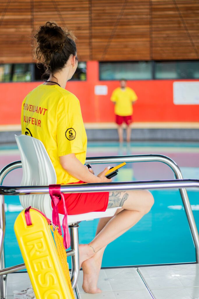 Surveillance Aquatique femme