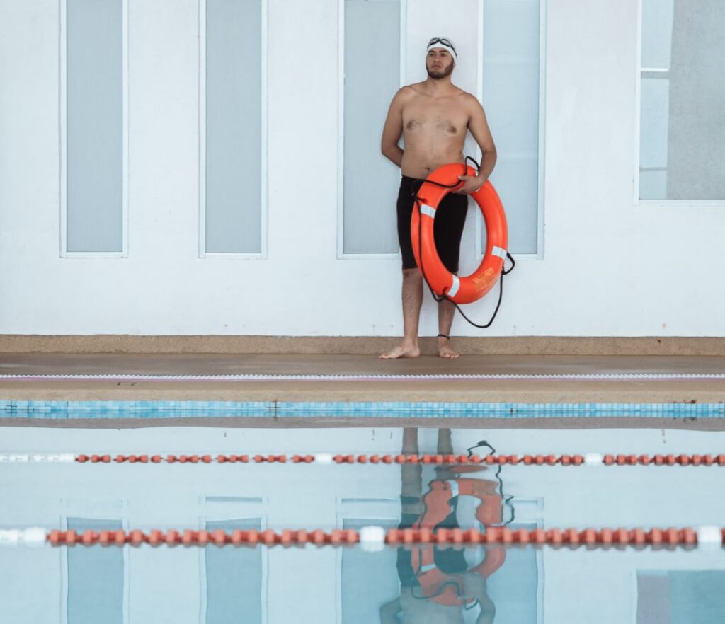 Dimensionnement de la surveillance d'une piscine